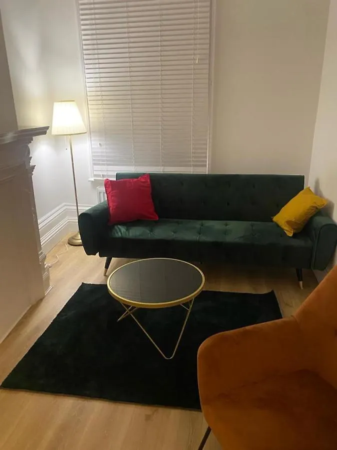 Stunning 1-Bed Apartment -Sleeps 2 & Central Links London