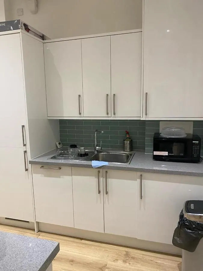 Stunning 1-Bed Apartment -Sleeps 2 & Central Links London 0*,